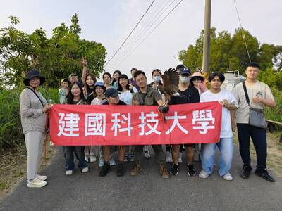 1150422【八卦山賞鷹尋鷹活動 體驗老鷹上手】